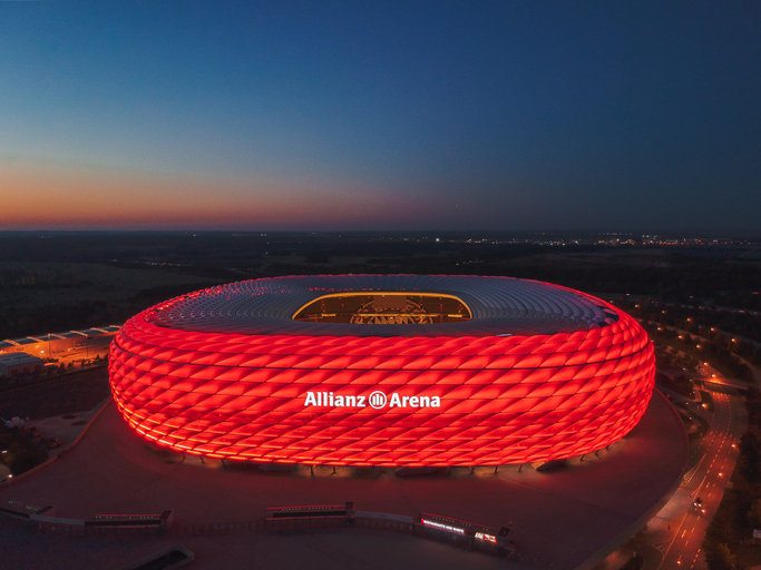 Allianz Arena beleuchtet
