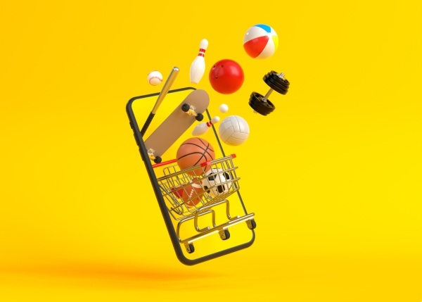 Darstellung eines Smartphones mit Warenkorb eines Online-Shops. Mehrere Sportartikel befinden sich im Warenkorb.